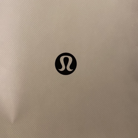 ❤️ Large new white and black lululemon bag NWOT - Picture 3 of 3
